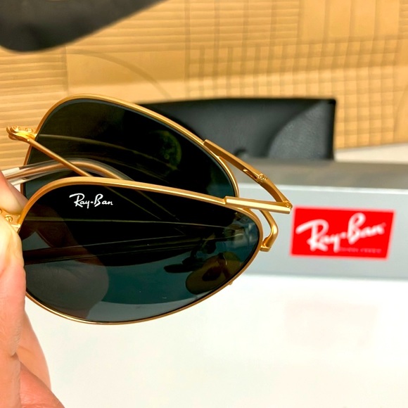 Ray-Ban folding sunglasses 😎🕶️☀️ - Picture 2 of 7